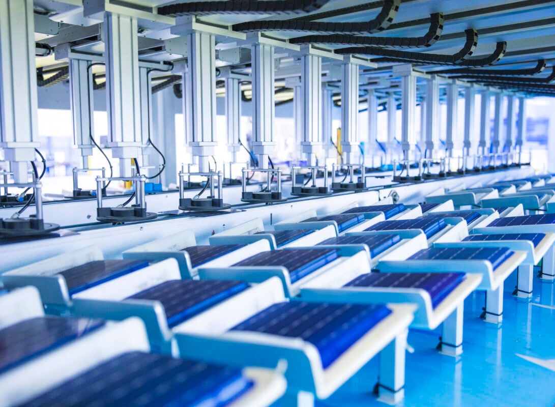 Large scale solar farm with high-efficiency n-type modules under a bright sun